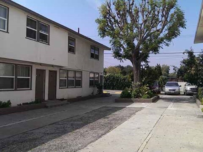 Casa Serena in Wilmington, CA - Foto de edificio - Building Photo