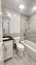 6957 N Sheridan Rd, Unit 317 in Chicago, IL - Building Photo - Building Photo