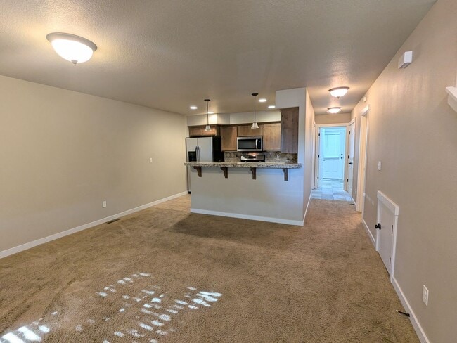 407 NW 25th St in Redmond, OR - Building Photo - Building Photo