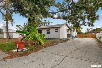 7151 51st St N in Pinellas Park, FL - Foto de edificio - Building Photo