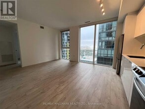 357 King St W in Toronto, ON - Building Photo - Building Photo