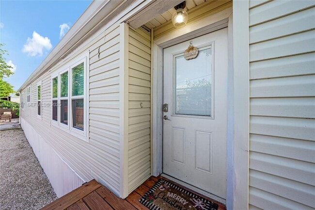 property at 945 Plantation Rd