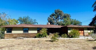 35022 82nd St E in Littlerock, CA - Building Photo