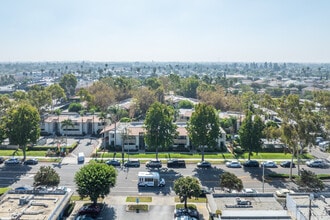 Stone Creek Apartments in Anaheim, CA - Building Photo - Building Photo