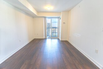 1346-1346 Danforth Rd in Toronto, ON - Building Photo - Building Photo