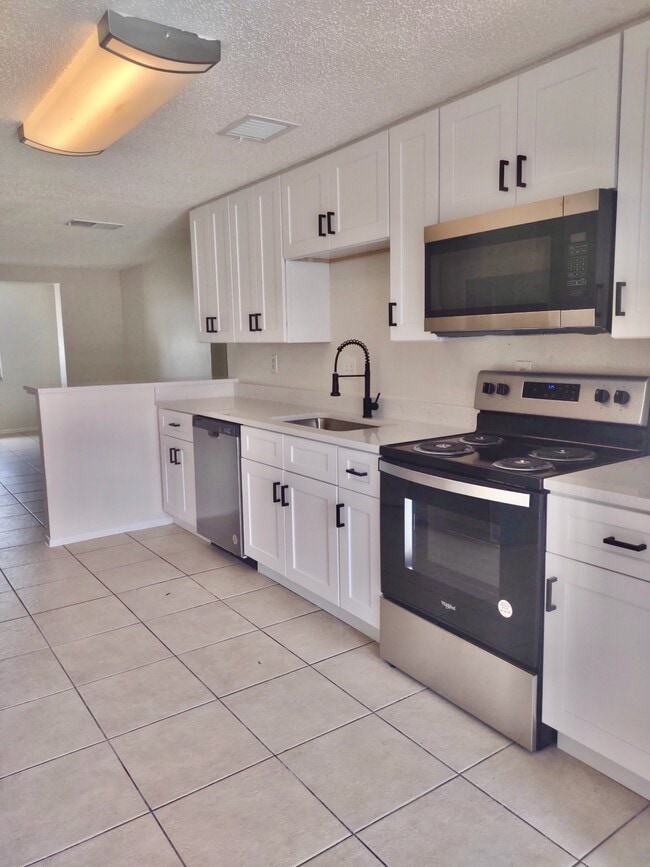 4109 79th St W in Bradenton, FL - Building Photo - Building Photo