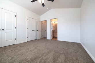 Clearfield Townhomes in Clearfield, UT - Building Photo - Building Photo