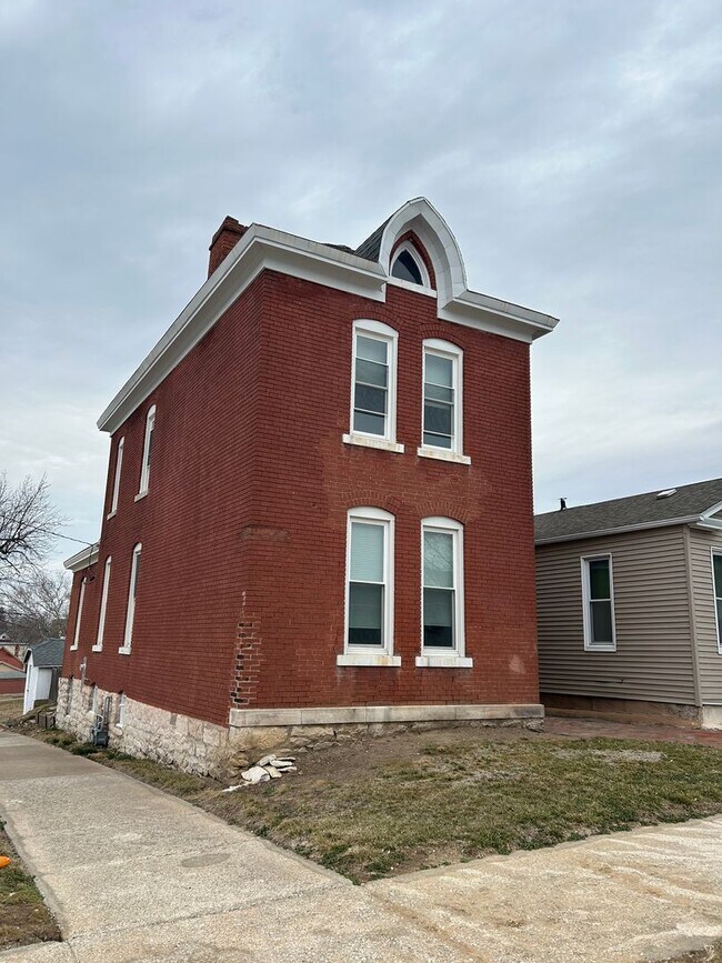 1001 Kentucky St in Quincy, IL - Building Photo - Building Photo