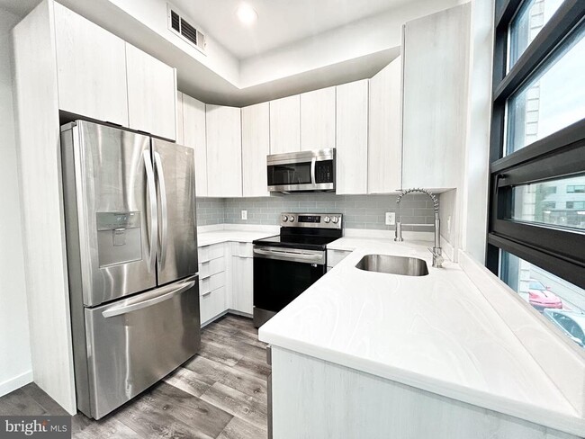 property at 506 H St NE