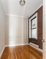 51 Leroy St in New York, NY - Building Photo
