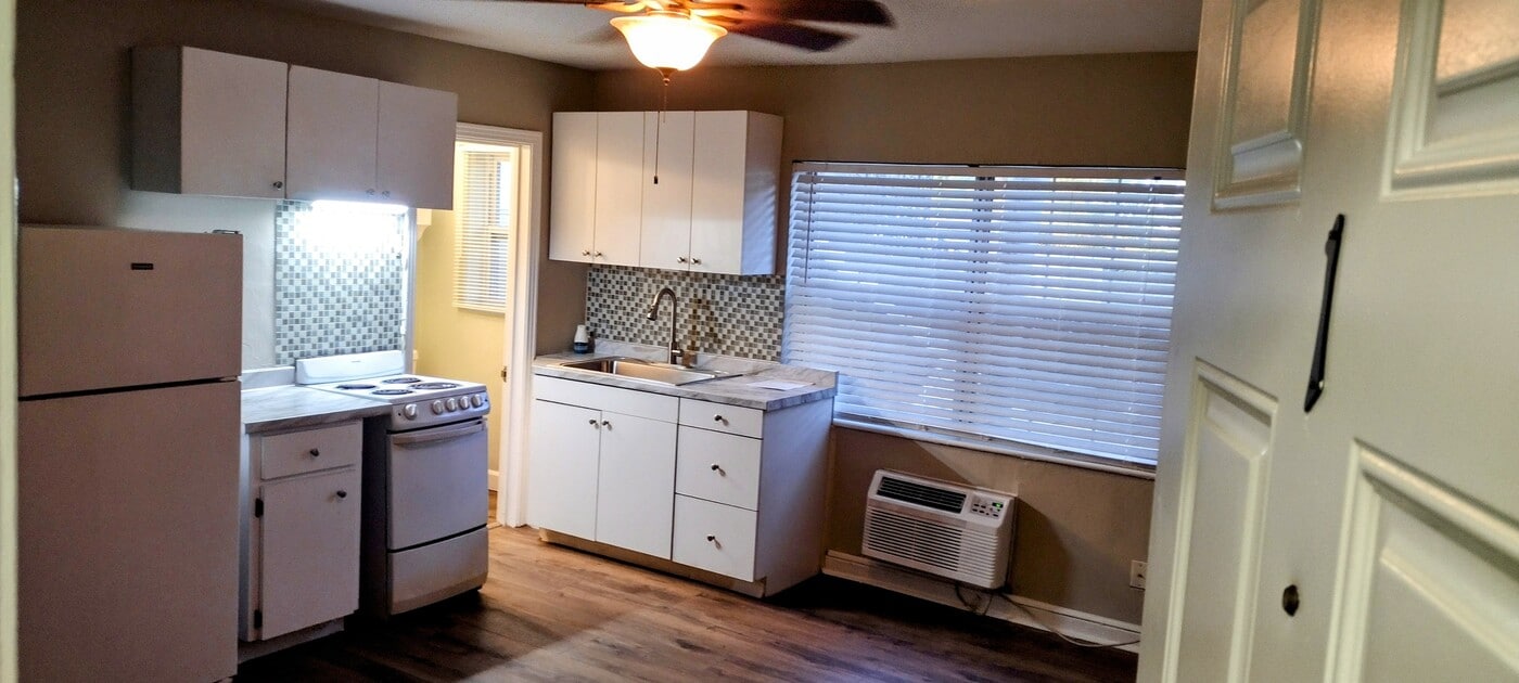 455 39th Ave N, Unit #1 in St. Petersburg, FL - Building Photo