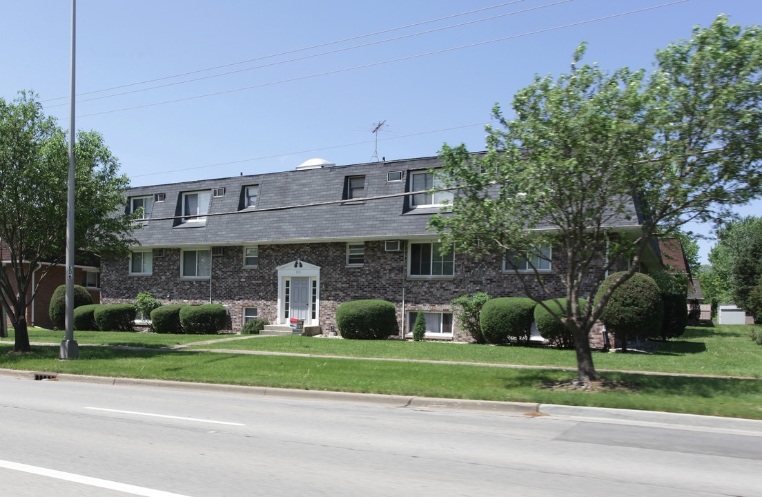 Twin Oaks West Apartments in Joliet, IL - Building Photo