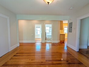 292 Boston, Unit 3 in Medford, MA - Building Photo - Building Photo