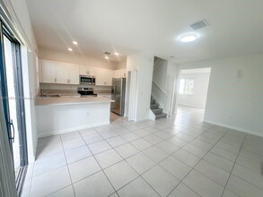 645 NE 208th Terrace in Miami, FL - Building Photo - Building Photo