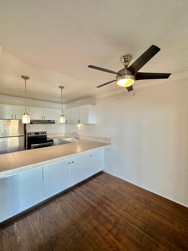 7545 Hampton Ave in West Hollywood, CA - Building Photo - Building Photo