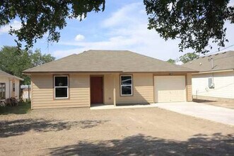 704 W Avenue C in Belton, TX - Building Photo - Building Photo