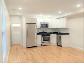 44 Cogswell Ave, Unit 4 in Cambridge, MA - Building Photo - Building Photo