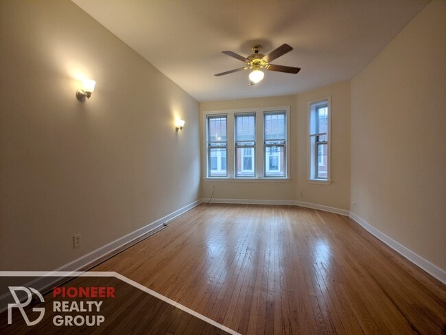 540 W Aldine Ave, Unit 560-1N