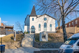217 16th St NE in Washington, DC - Building Photo - Building Photo