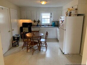 64 Lorchris St, Unit 1 in Leominster, MA - Building Photo - Building Photo