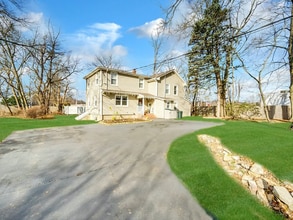 5 Legion Pl in Denville, NJ - Building Photo - Building Photo