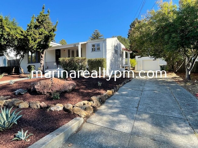 114 Bella Vista Way in Vallejo, CA - Building Photo - Building Photo