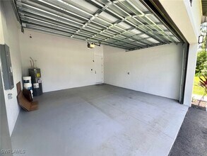 2492 27th Ave NE in Naples, FL - Building Photo - Building Photo