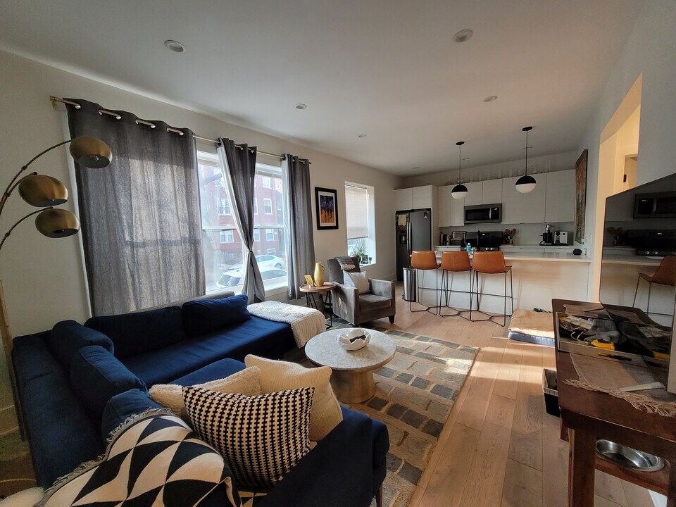 1658 W Summerdale Ave, Unit 2W in Chicago, IL - Building Photo