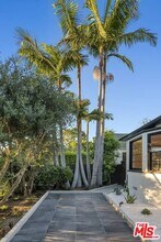 362 Westbourne Dr in West Hollywood, CA - Building Photo - Building Photo