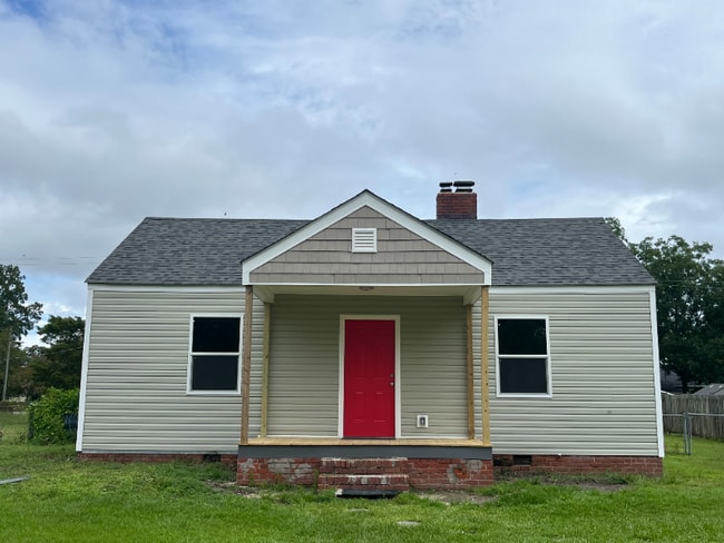 property at 122 Queens Rd