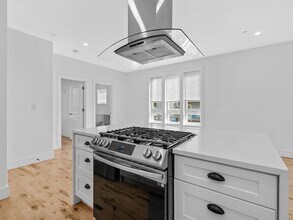 178 Washington Ave, Unit 205 in Chelsea, MA - Building Photo - Building Photo