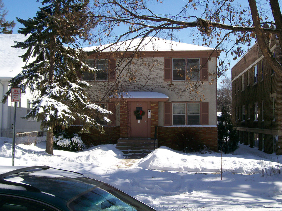 3527 Harriet Ave in Minneapolis, MN - Building Photo