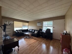 123 Elderberry Dr in Levittown, PA - Building Photo - Building Photo