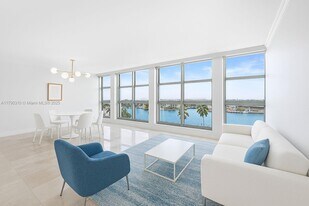 5055 Collins Ave in Miami Beach, FL - Building Photo