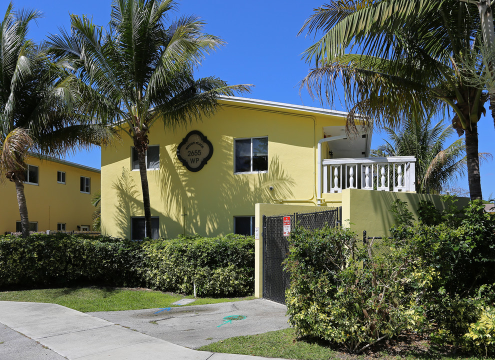 Wilton Place in Wilton Manors, FL - Building Photo