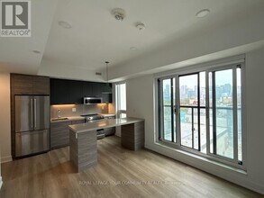 484 Spadina Ave. in Toronto, ON - Building Photo - Building Photo