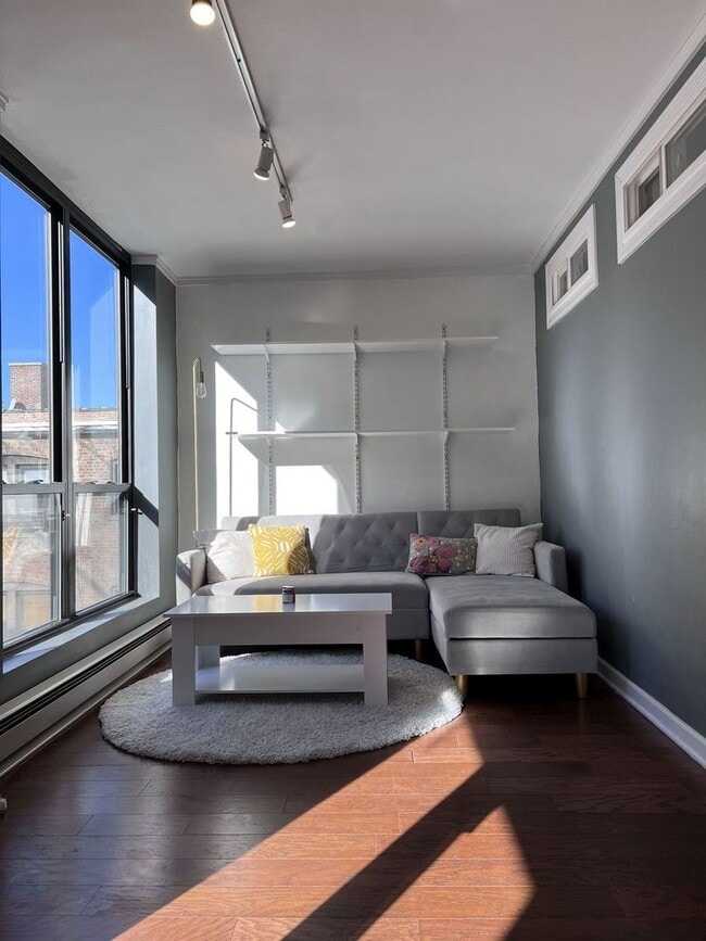 2600 N Hampden Ct in Chicago, IL - Building Photo - Building Photo