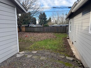 3015 Fruit Valley Rd in Vancouver, WA - Building Photo - Building Photo