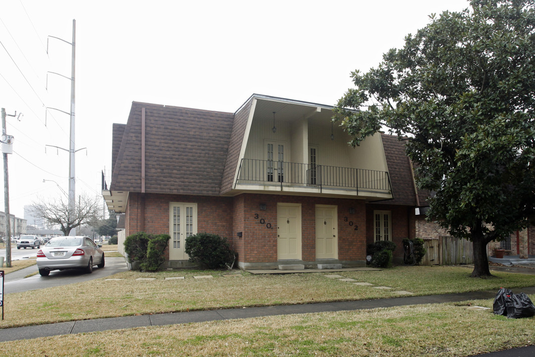 300-302 Lilac St in Metairie, LA - Building Photo