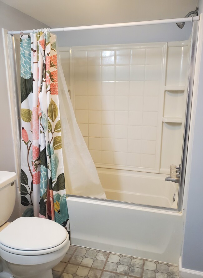 9829 Liberty Rd, Unit $700/ month/ Room in Frederick, MD - Building Photo - Building Photo