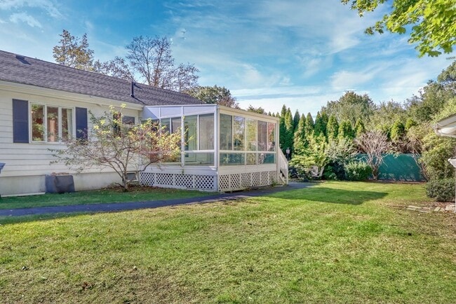 33 Hillcrest Rd in Wakefield, MA - Building Photo - Building Photo