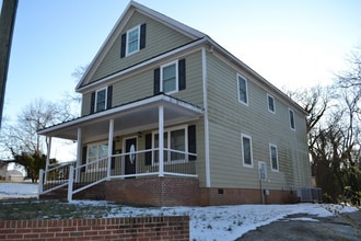 605 Griffin Blvd in Farmville, VA - Foto de edificio - Building Photo