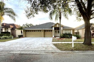 10547 San Travaso Dr in Tampa, FL - Building Photo