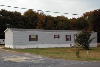 99 King Rd in Seaford, DE - Foto de edificio - Building Photo