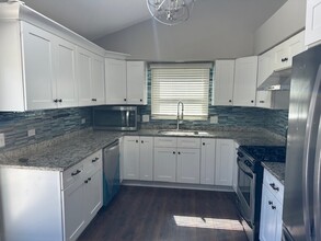 1440 Briarwood Dr in Naperville, IL - Building Photo - Building Photo
