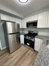 18413 Waterbury Ave in Maple Heights, OH - Building Photo - Building Photo