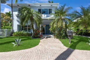 1121 NE 85th St in Miami, FL - Building Photo