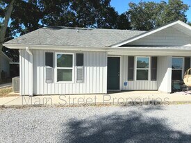 313 N Navy Blvd in Pensacola, FL - Building Photo