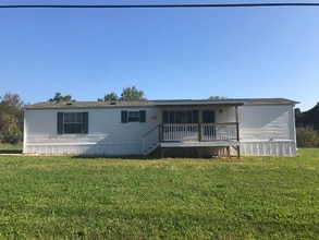 4 English Rd in Candler, NC - Foto de edificio - Building Photo