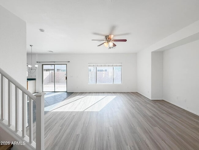 1009 E Iris Dr in Chandler, AZ - Foto de edificio - Building Photo